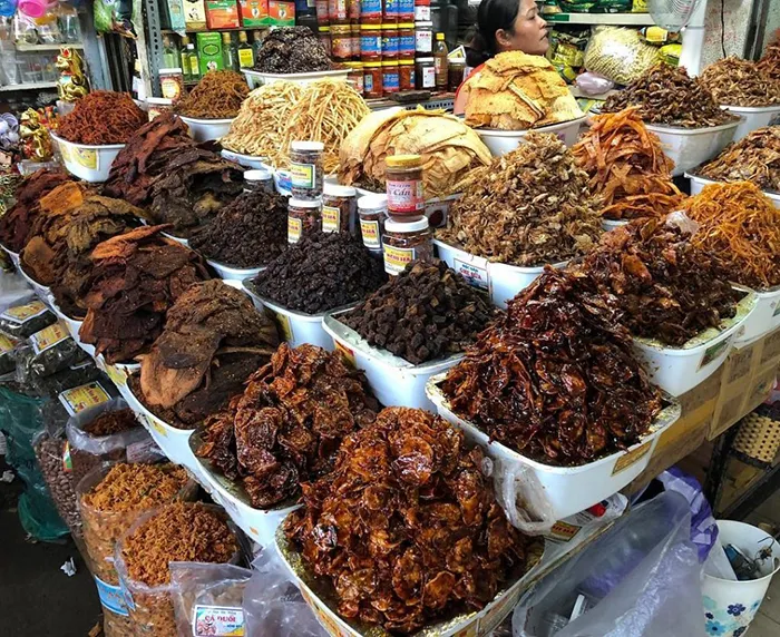 Xom Moi Market Nha Trang – Discover Local Food, Culture, and Affordable Shopping