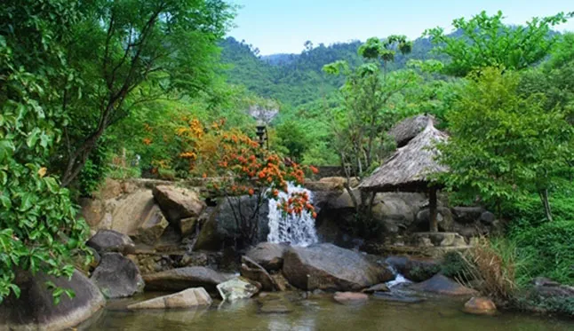 Flower Spring (Suoi Hoa) - an attractive ecotourism site in Vietnam