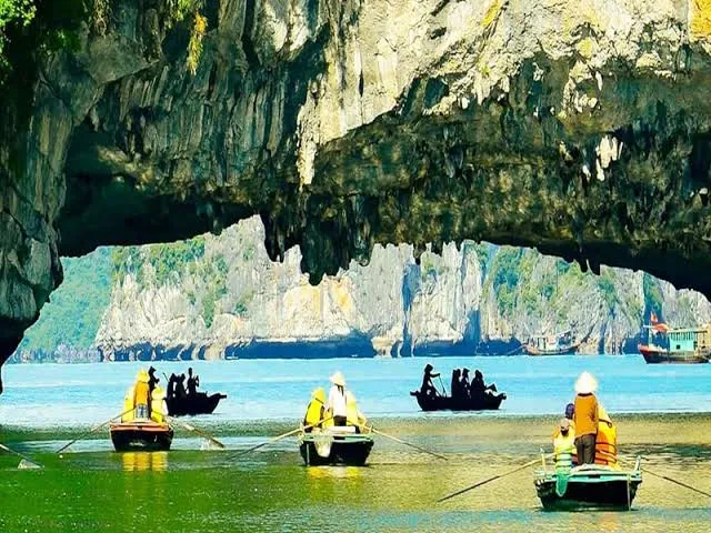 Discover the Most Amazing Caves in Ha Long Bay